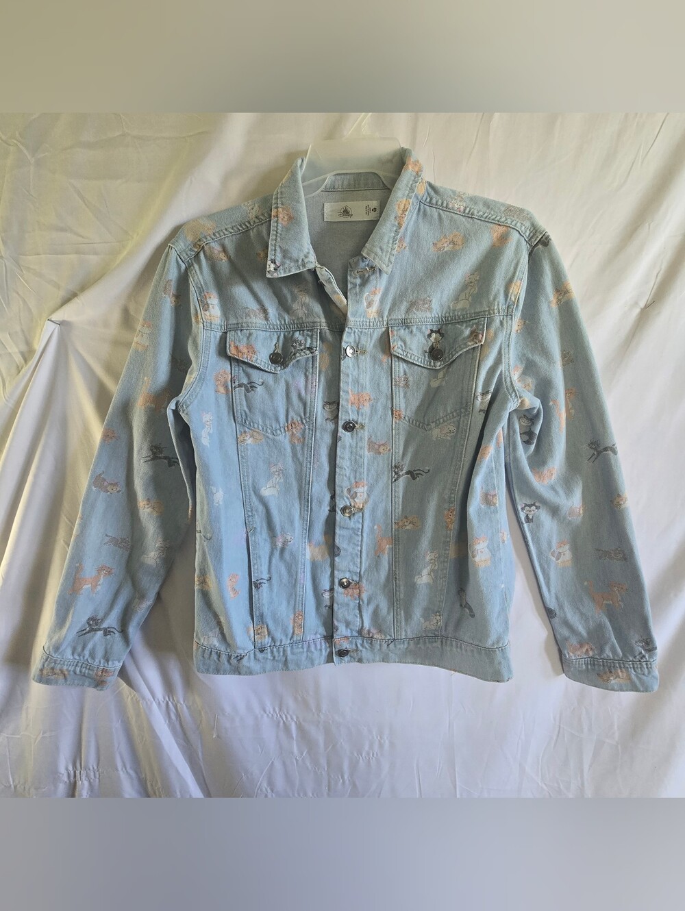 DISNEY Store Cats All Over Print Light Blue Jean Denim Jacket Women SZ M